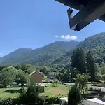 Pretty Mountain View 2-bedroom Pyrenees Apartament *