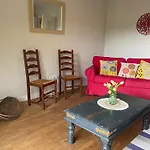 Pretty Mountain View 2-bedroom Pyrenees Saint-Béat