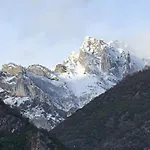 Pretty Mountain View 2-bedroom Pyrenees