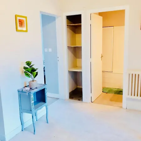 Pretty Mountain View 2-bedroom Pyrenees 아파트 *