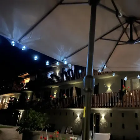 Pretty Mountain View 2-bedroom Pyrenees Daire *