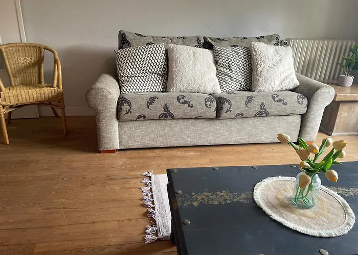 Pretty Mountain View 2-bedroom Pyrenees