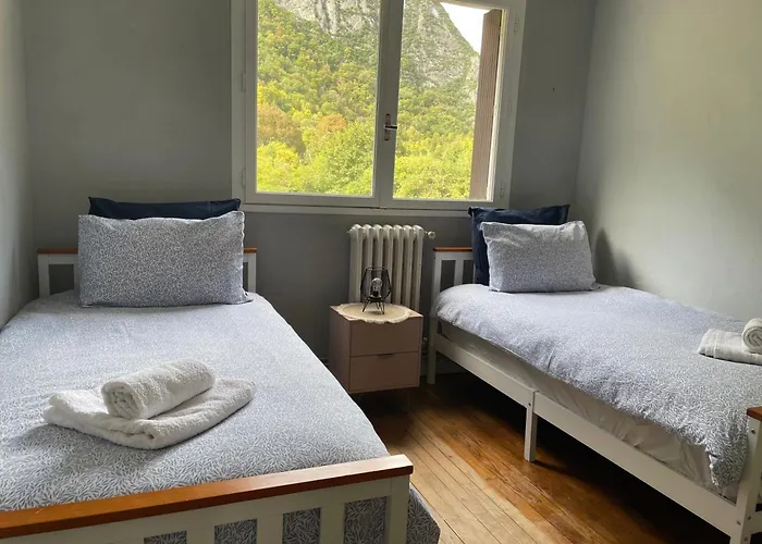 Apartment Pretty Mountain View 2-bedroom Pyrenees Saint-Béat